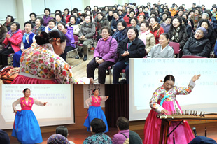 2016년 유린원광종합사회복지관 후원 '어른신 풍물특강 『즐거운 백세인생』' 공연 및 관람 장면